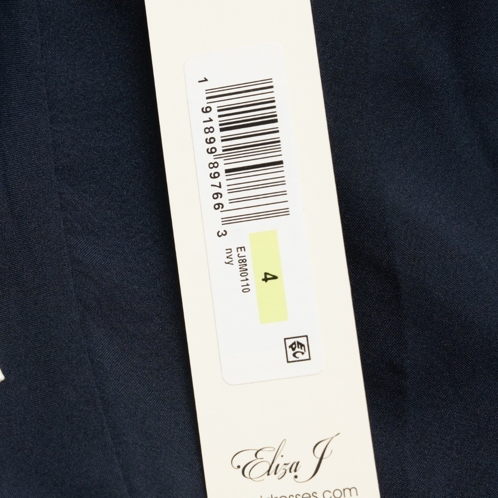 Eliza J. Ruffle Front Gown. - Picture 3 of 15
